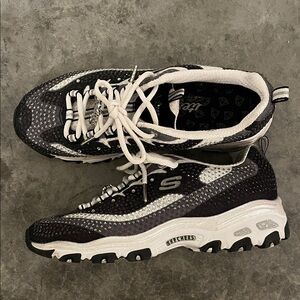 Skechers D’lites with rhinestones W9.5